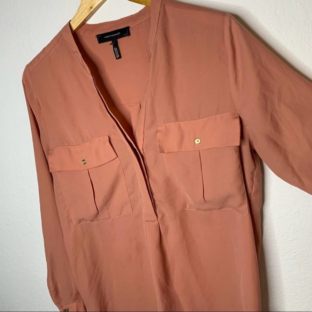 Robert Rodriguez Emery Long Sleeve V-Neck Blouse Salmon with Gold Buttons - Picture 4 of 9